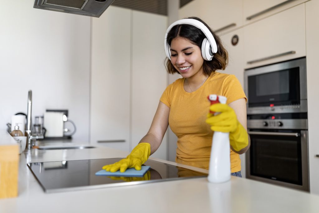 Deep cleaning service in sharjah for residential and commercial spaces